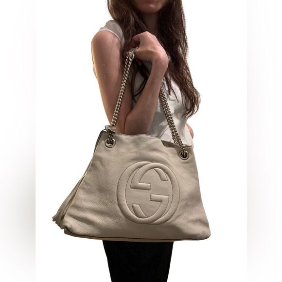 Gucci Soho White Leather Shoulder Bag with Chain Strap and Tassel - Picture 12 of 16